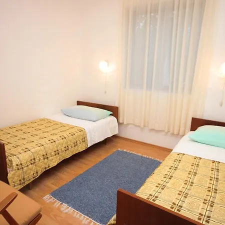 Rogoznica 7499a *