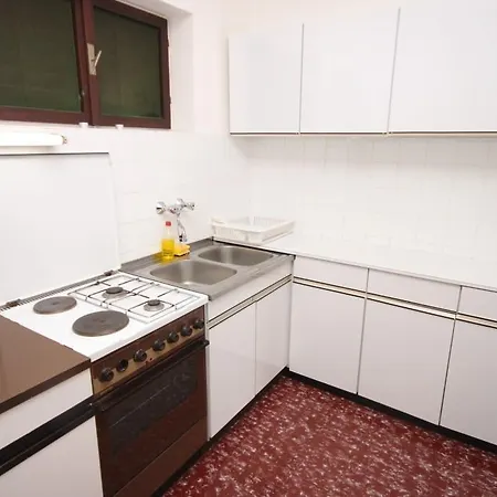 Rogoznica 7499a Daire