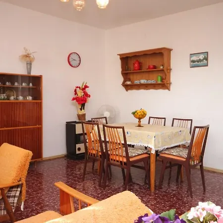 Rogoznica 7499a Daire *