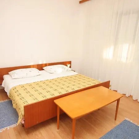 Rogoznica 7499a *